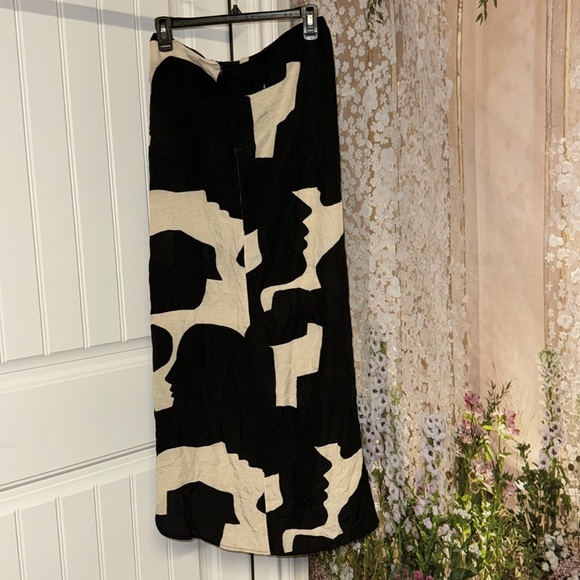 Undress Code Rhea Skirt in Black - Picture 7 of 9